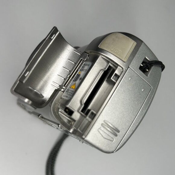 Olympus Digital Camera Camedia D-540 Zoom 3.2MP Silver - Picture 8 of 8